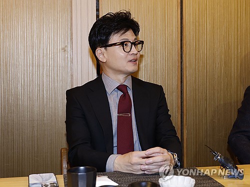 “감성 이미지 깨야 내가 산다” 정치권, 한동훈 연일 공격