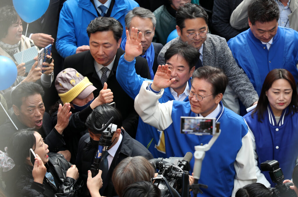 ‘모자란 사람들”범죄자가 지배’ 점점 거세지는 각당 대표들의 말