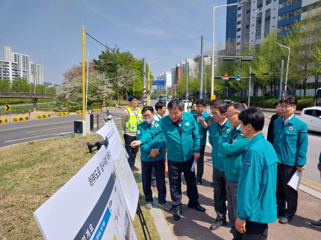 안양시, 우기철 대비 자동차단시설 설치…비산교 하부도로 등 4곳