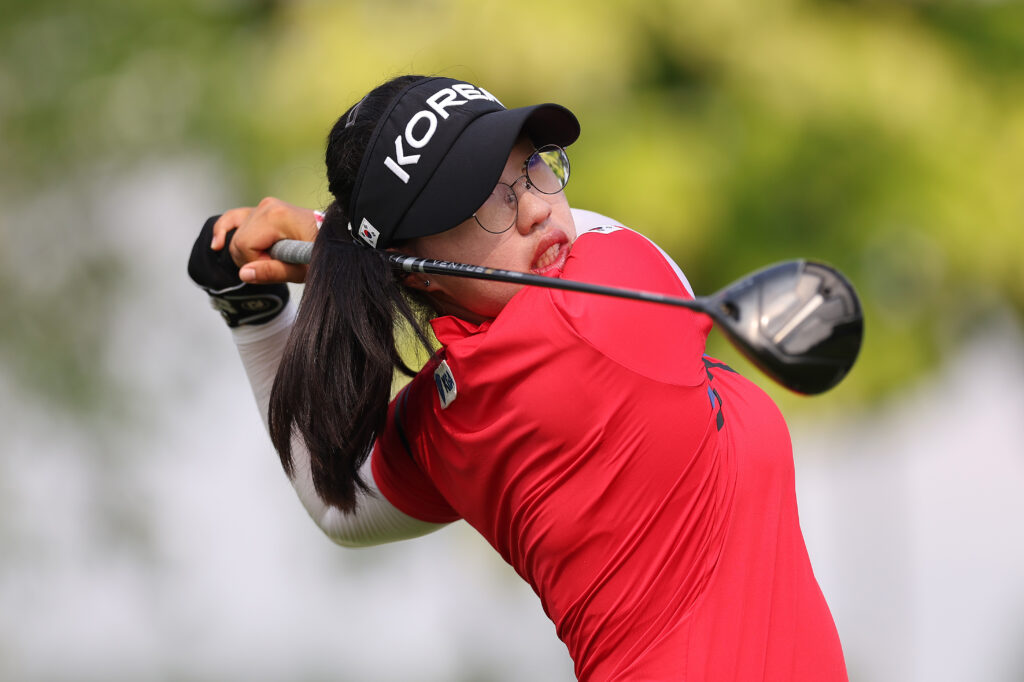 15세 골프천재 이효송, JLPGA 투어 역대 최연소 우승…메이저 살롱파스컵 정복