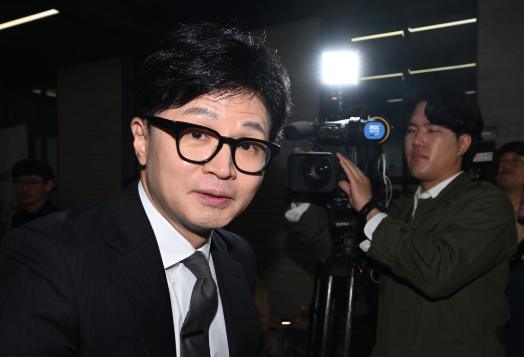 ‘대표 출마, 김이 모락모락’ 한동훈, 정부 KC인증 의무화 방침 비판