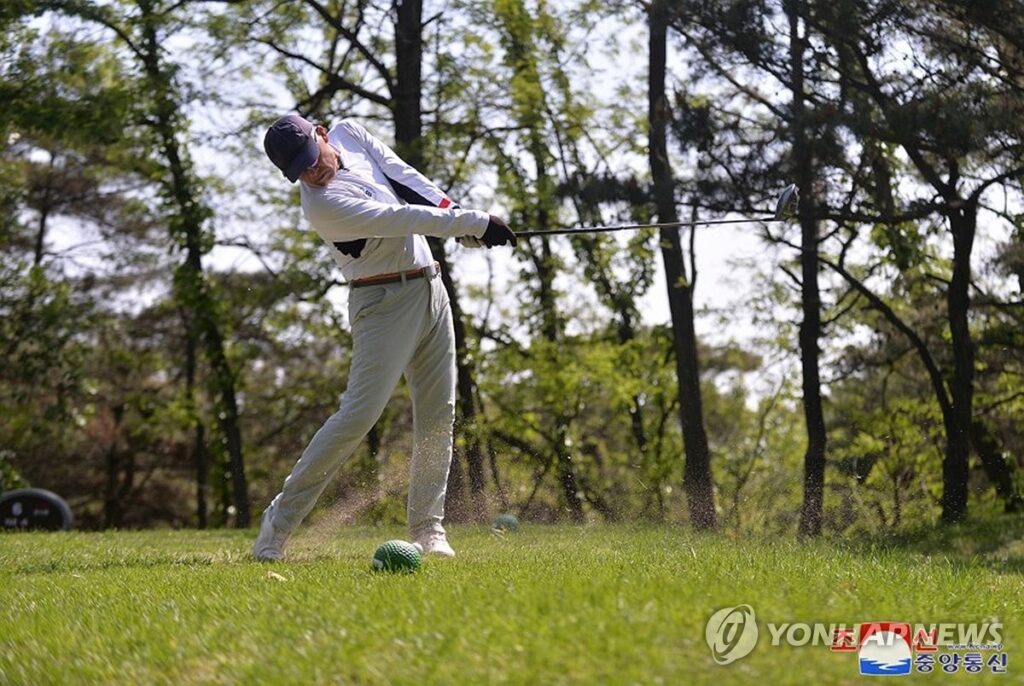 불구대천 원수 미국이지만…北골프장에도 온통 미국 브랜드