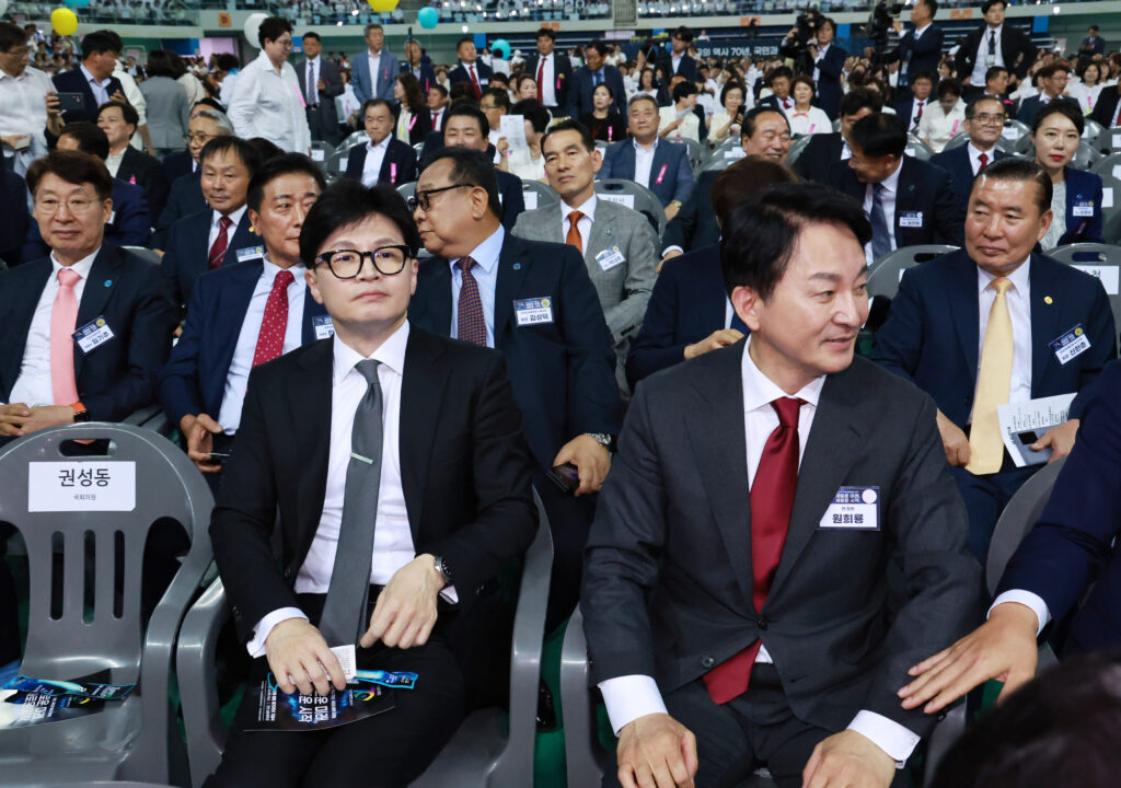 국힘 전대, ‘읽씹’ 논란 하나로 한동훈-원희룡 양강 구도 분명해졌다