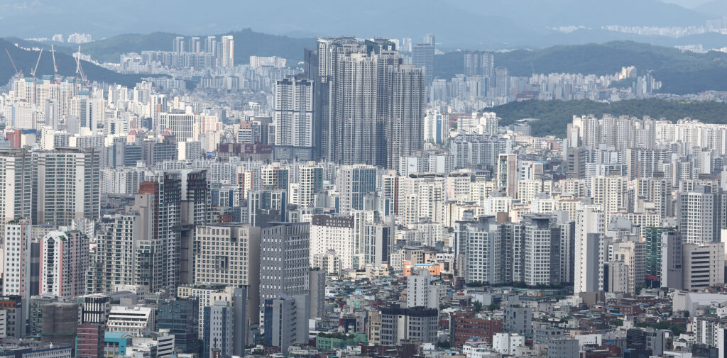 정부 “주택공급 획기적으로 확대…모든 정책수단 원점 재검토”