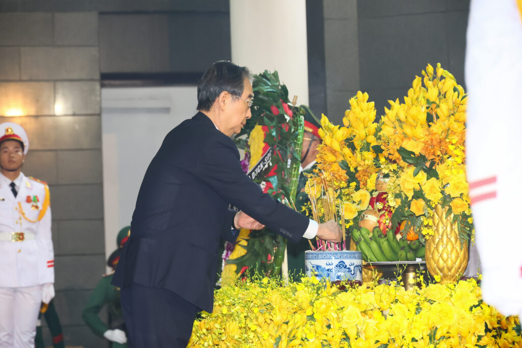 한덕수 총리, 故 응우옌 푸 쫑 베트남 서기장 국장 참석