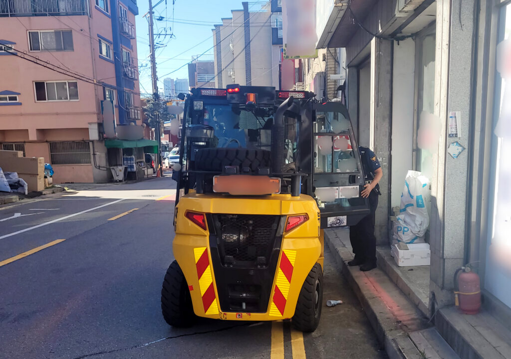 부천서 버스 기다리던 70대 여성 참변…지게차 운전자 입건