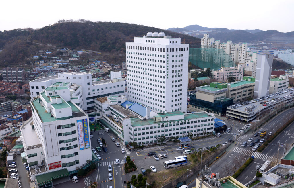 부산 공사장서 추락한 70대, 겨우 응급실 갔는데 수술할 의사 없어 사망