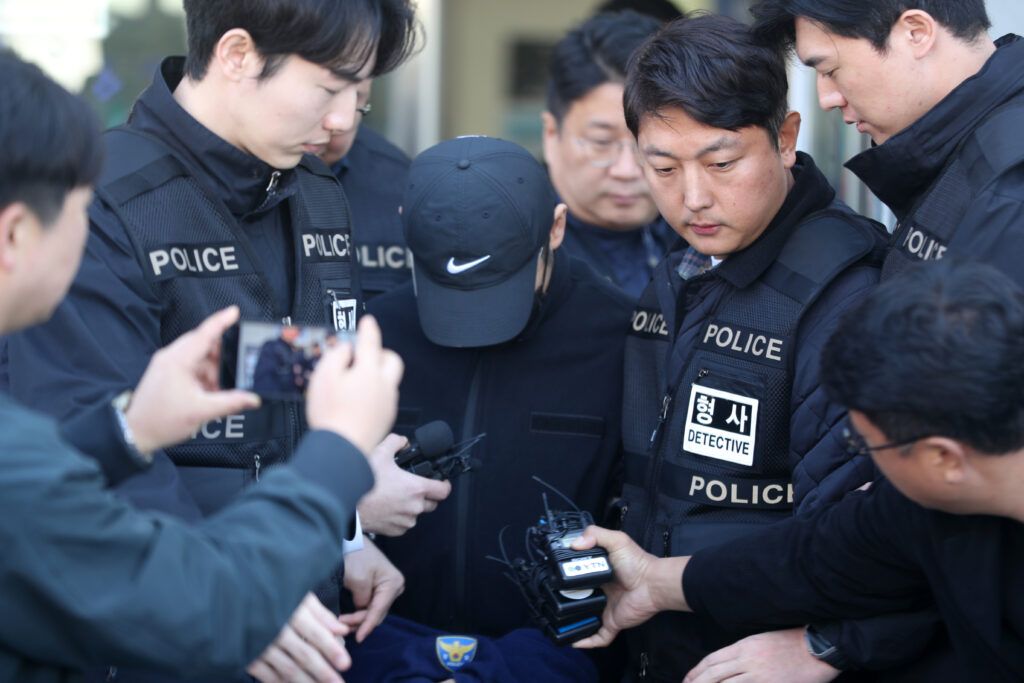 북한강 ‘훼손 시신’ 유기한 군 장교 구속…”증거인멸·도주우려”