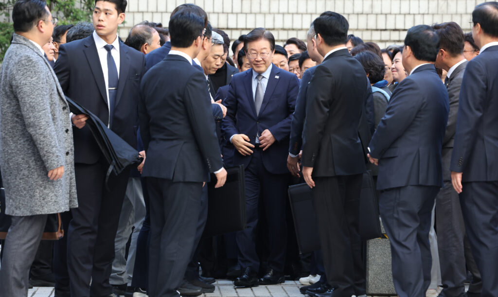 이재명, 계속 이어지는 ‘사법리스크’…열흘 뒤 ‘위증교사’ 선고