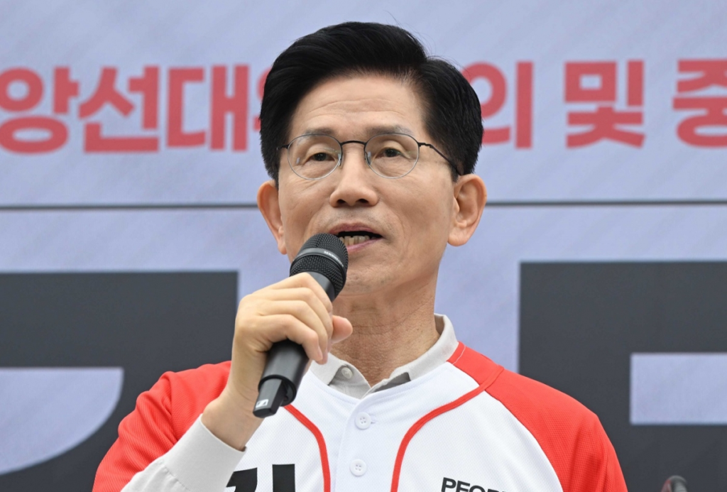 김문수, 계엄 첫 공식 사과… “계엄으로 인해 고통 겪은…