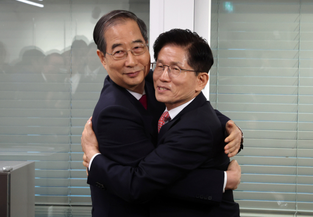 한덕수 추대위, 김문수 지지 선언…”손학규 영입 건의”