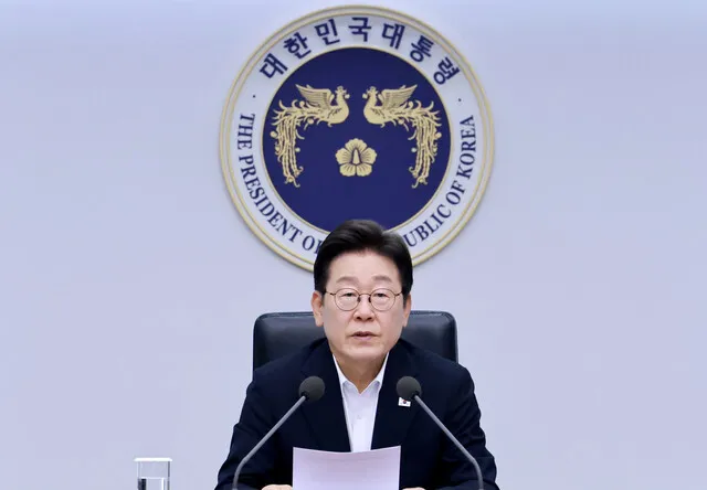 이 대통령 “제헌절 공휴일 지정 검토하라”