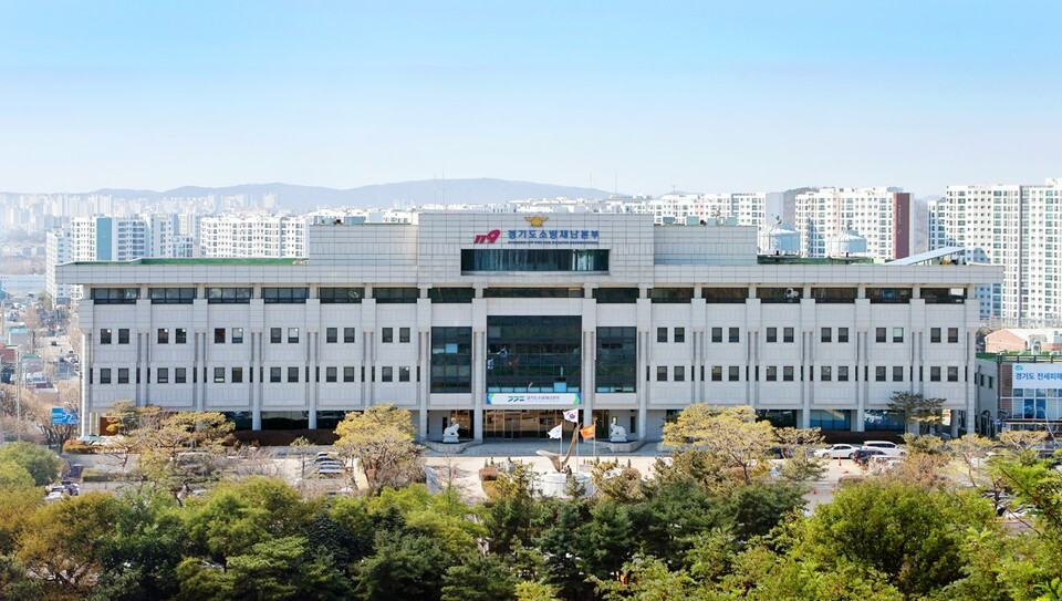 경기 광주 상가건물서 10대 여학생 추락, 지나가던 행인 덮쳐…4명…