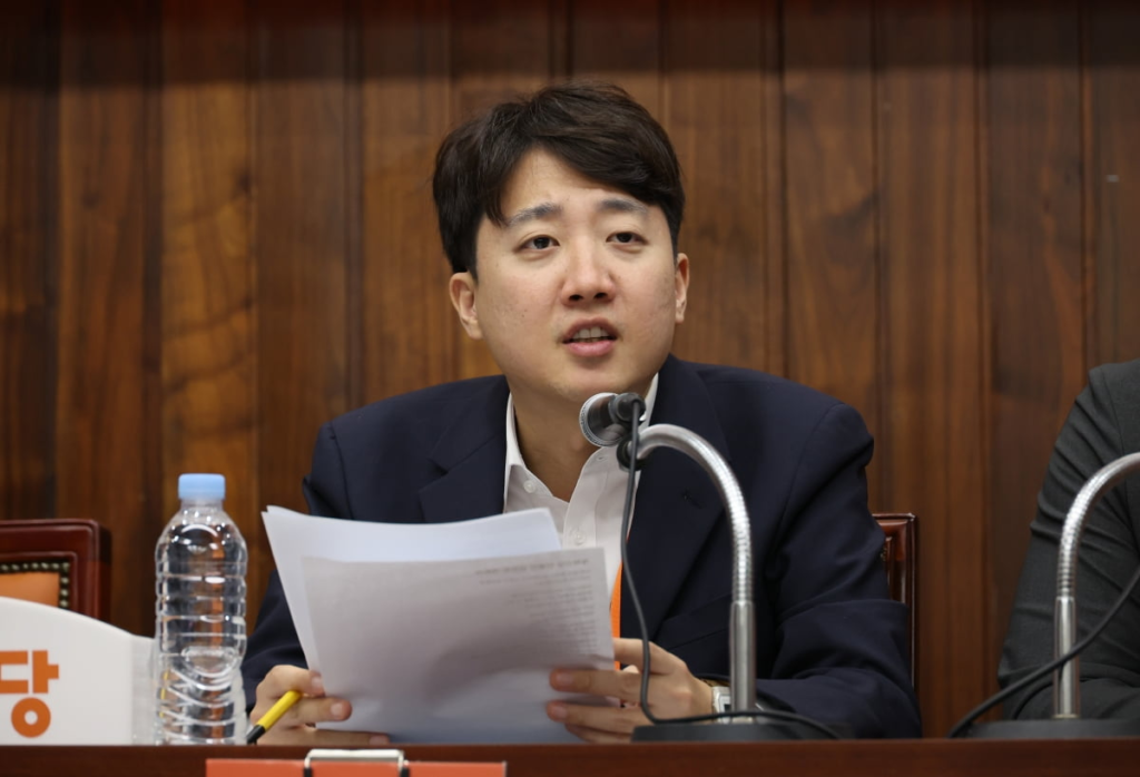 이준석 대표, 디지털 포렌식 참여 위해 김건희특검 출석