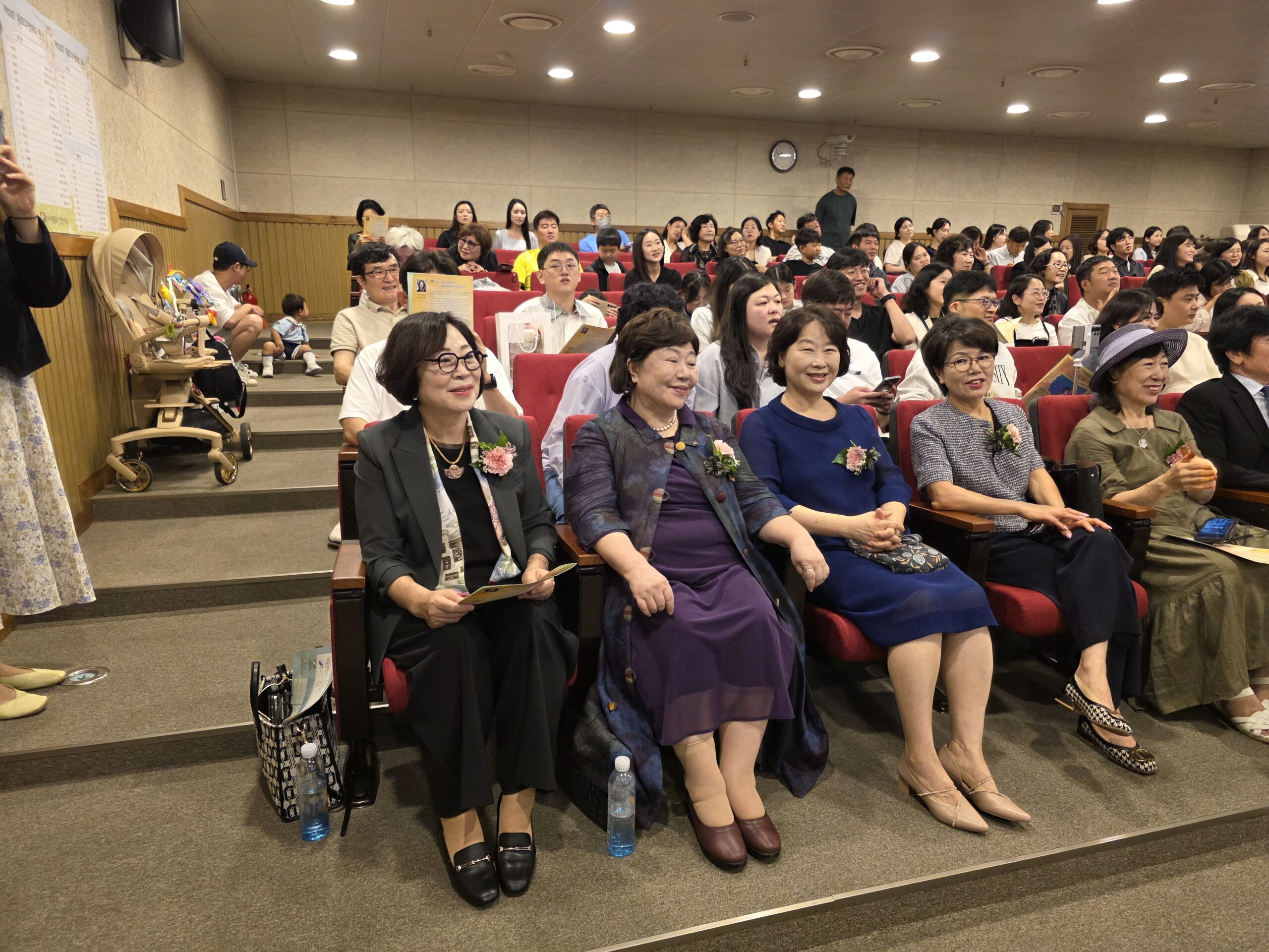 왼쪽부터 색동회인천지부 황규명 인천지부 회장, 색동회 박금희 이사장