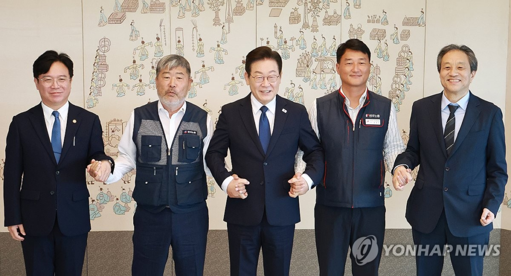 양대 노총 만난 이재명 “편 가르기 말자…정부는 노동도, 기업도…