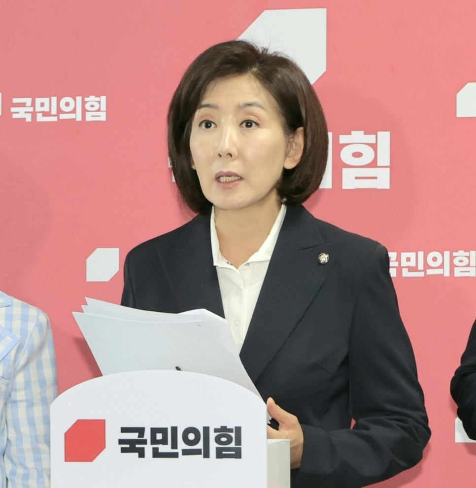 검찰, ‘패스트트랙 충돌’ 나경원에 징역 2년 구형… 황교안도 실형…