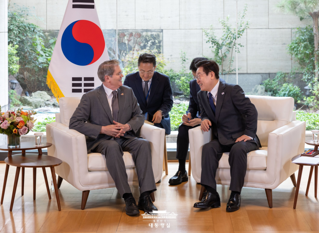 [사설] 원화 약세와 무역 교착, 진퇴양난(進退兩難)의 한국 경제
