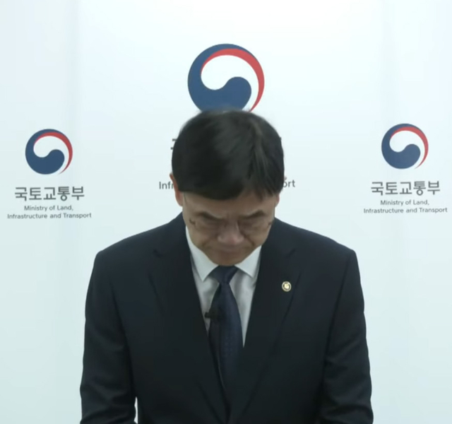 [사설] 정책은 국민에게, 기회는 자신에게 — 공직자의 이중 잣대