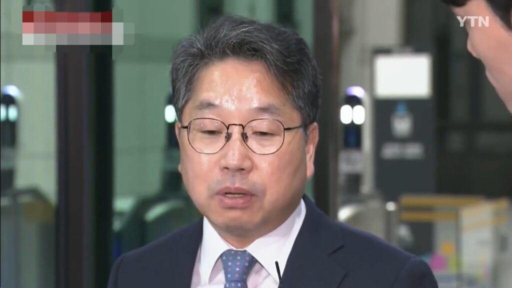 [사설] 사퇴만이 능사는 아니다 – 검찰, 독립성은 냉정한 절제…