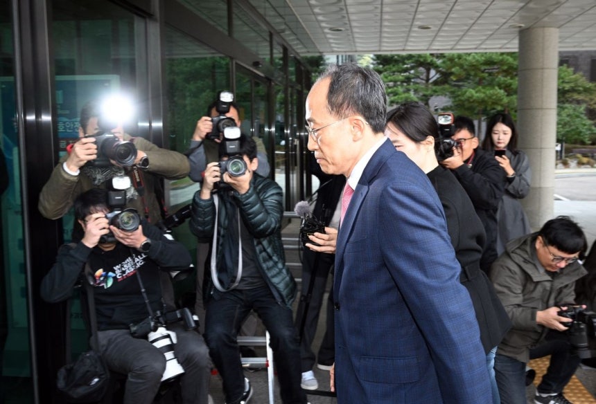 [사설] 과전불납리(瓜田不納履)·이하부정관(李下不整冠), 국민의 상식을 모욕하지 말라