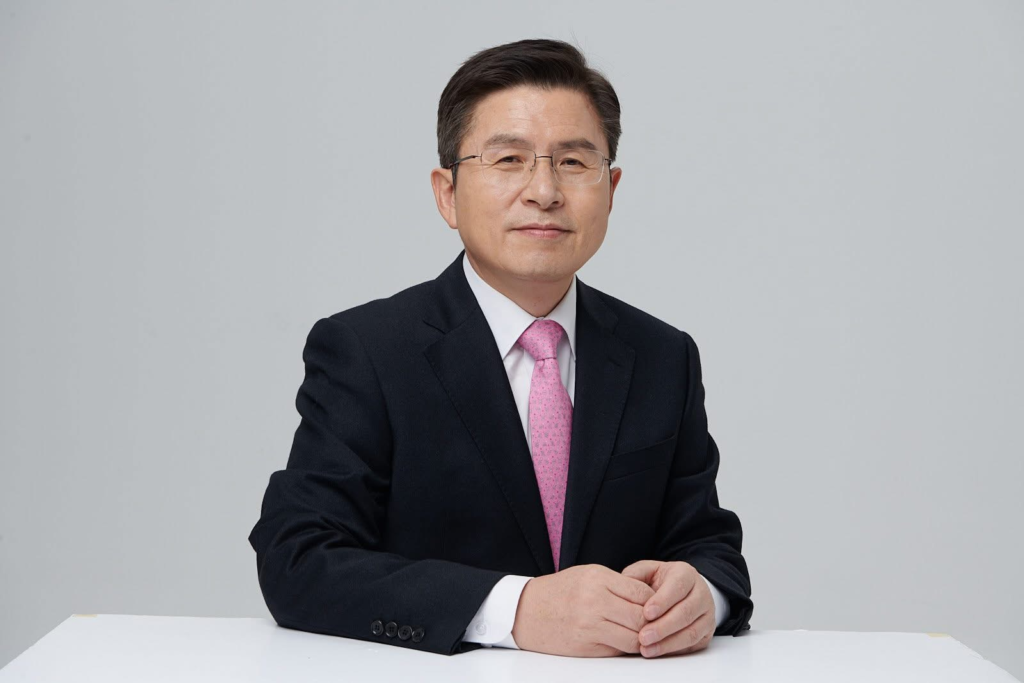 특검, ‘내란 선전·선동’ 혐의 황교안 전 총리 자택서 체포…압수수색…