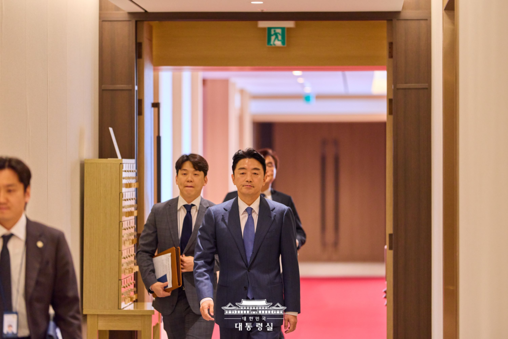 대통령실 “법원, 이미 李 대통령 재판 중단 입장 밝혀…뒤집으면…