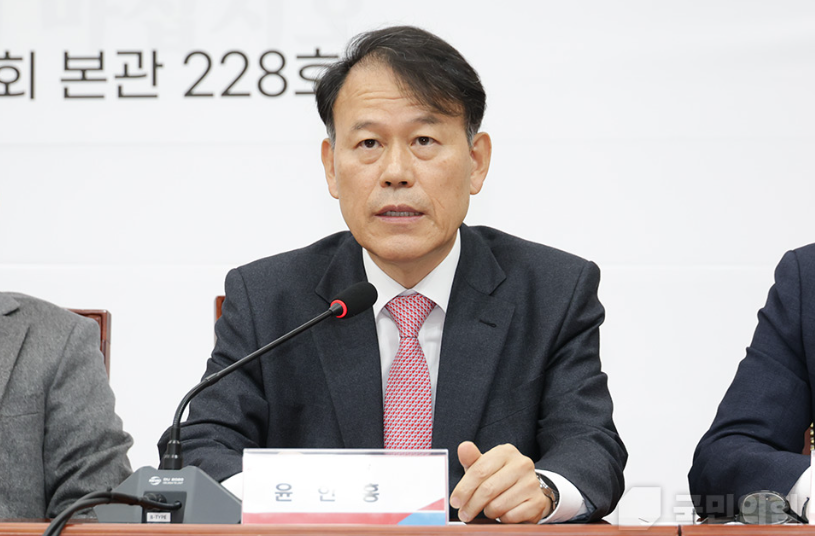 윤한홍 “윤석열 전 대통령과 절연해야… 한동훈 가족 당게 조사도…