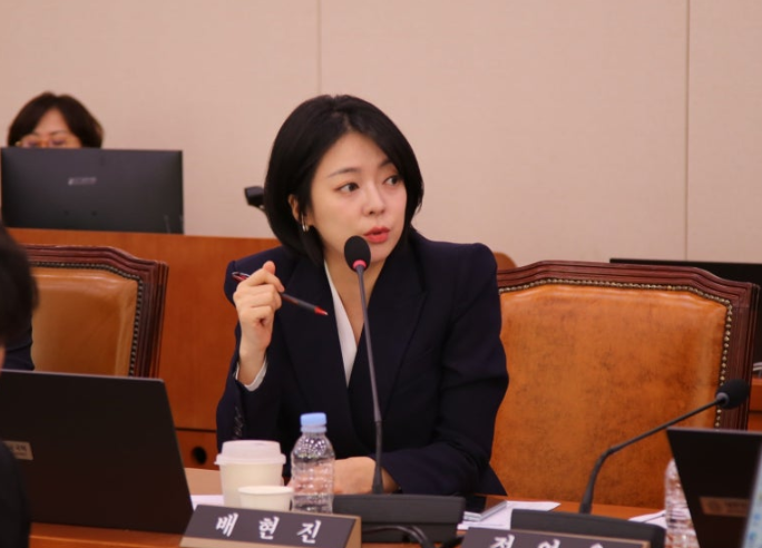 배현진 의원, 김계리 변호사 비판에 재반박…與 내부서도 계엄 관련 갈등 이어져