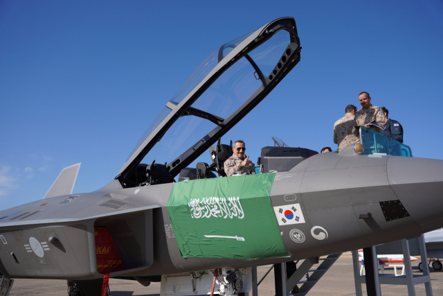 사우디 공군사령관, KAI 방문…전투기 사업 참여 탄력받나