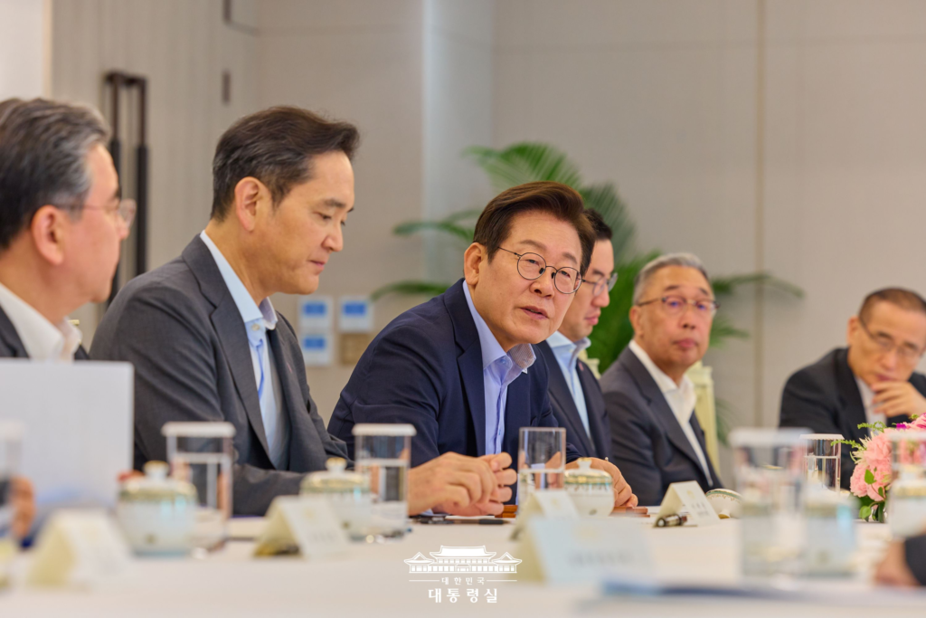 삼성·SK, 10년간 1000조 투자…반도체·AI 메가프로젝트 본격화