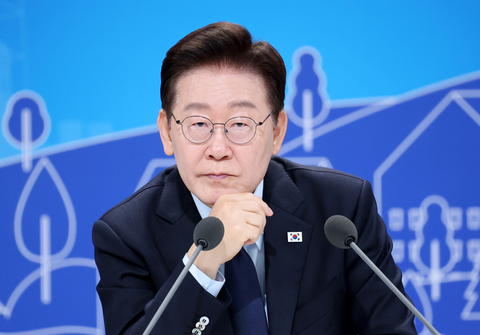 “똘똘한 한 채가 집값 폭탄 키웠다”…이 대통령, 초고가 주택&hellip;