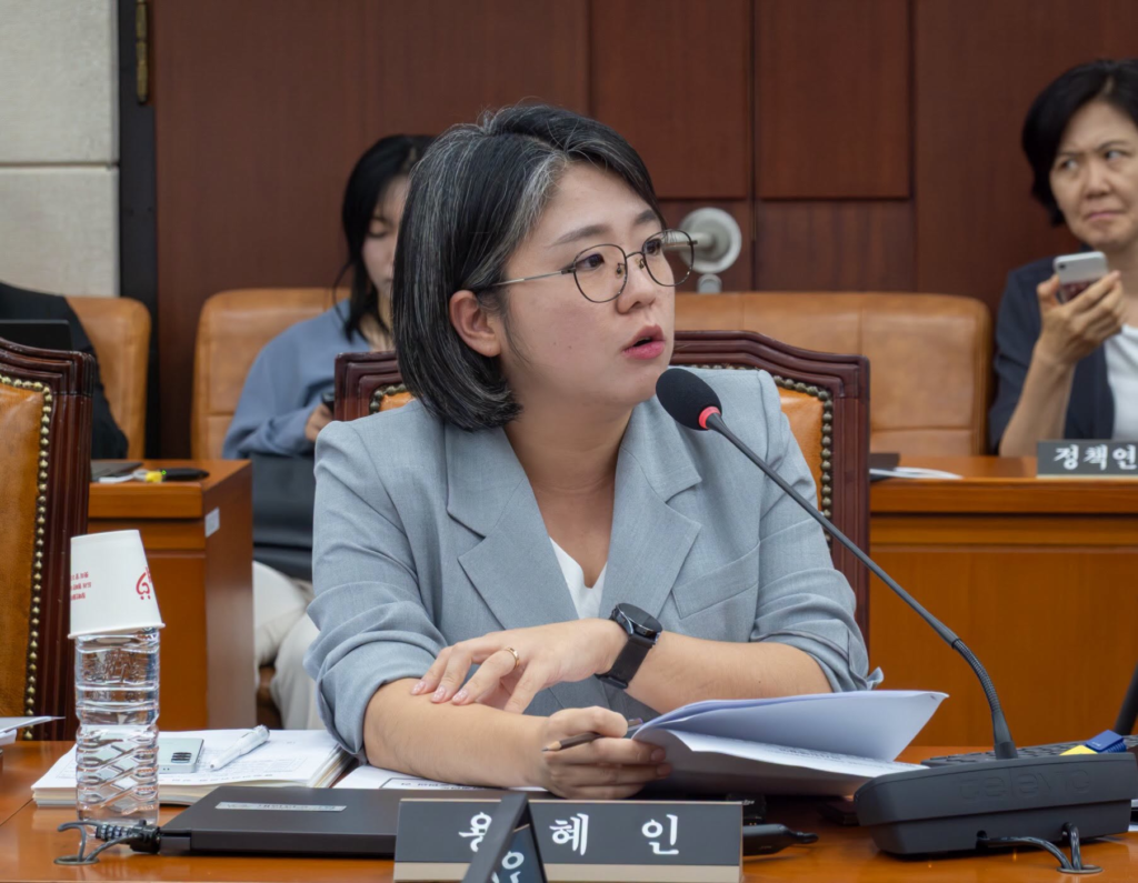 용혜인 “장관돼도 비례의원직 유지”…여야·진보진영서 “위성정당 폐해 반복” 비판