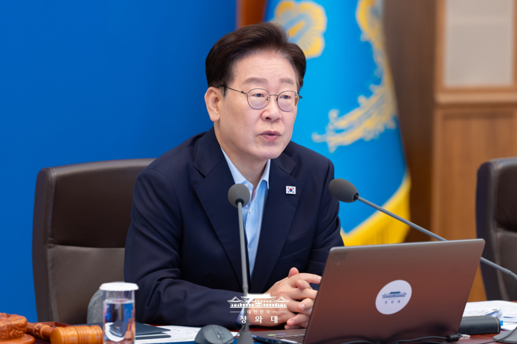 李대통령 “주택 한 채라도 빨리”…韓총리 “직 걸고 최선 다하겠다”