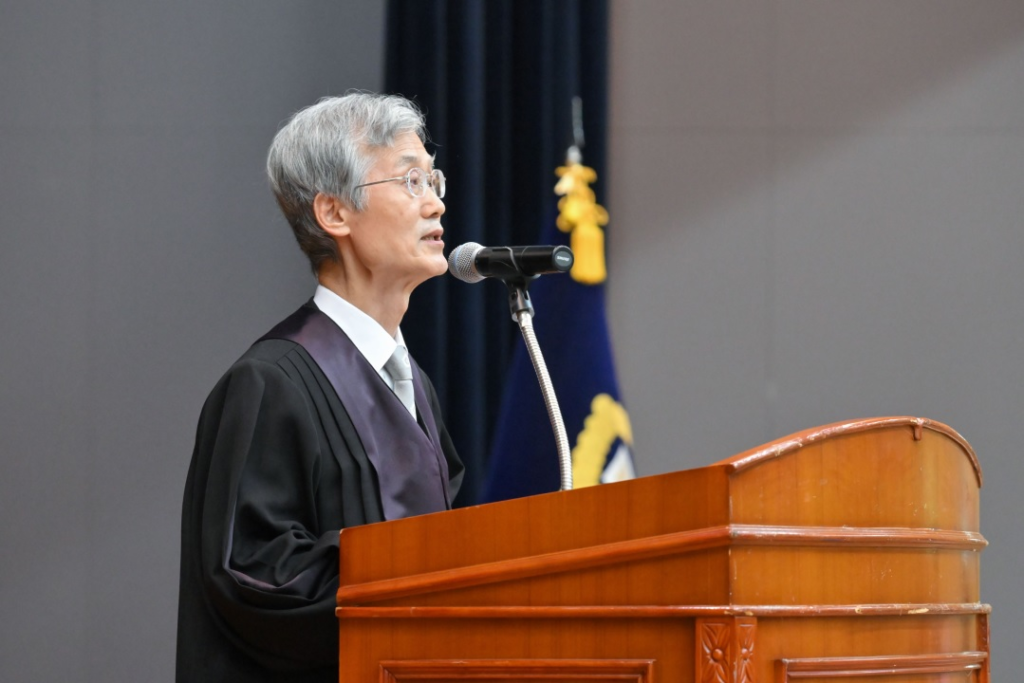 조희대, ‘제2의 윤석열 꿈꾸나’ 질문에 “모욕적이고 서글퍼”